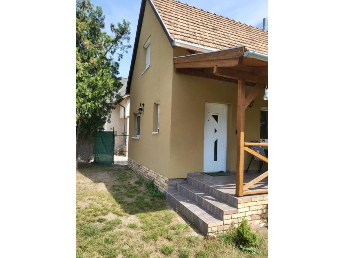 Forras Vendeghaz Tata Exterior photo
