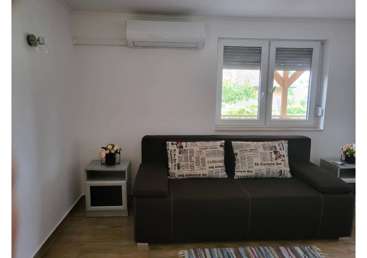 Forras Vendeghaz Tata Exterior photo
