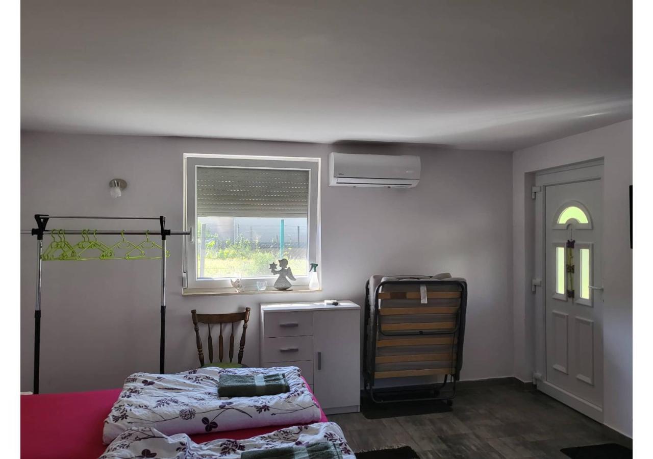 Forras Vendeghaz Tata Exterior photo